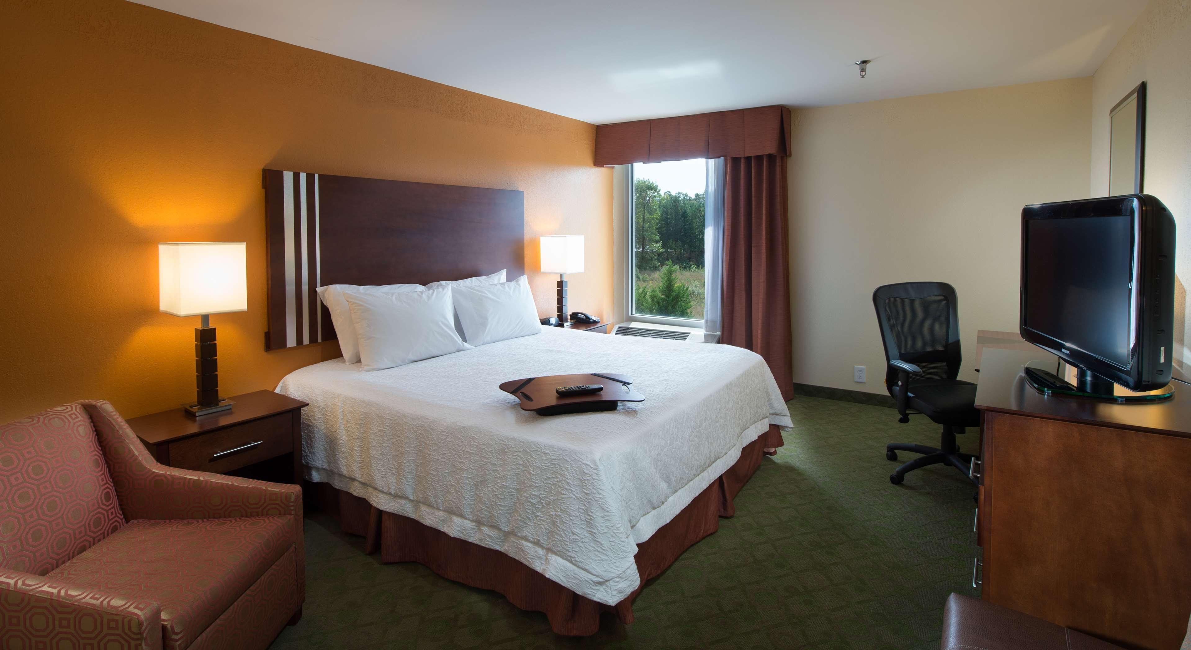 Hampton Inn Cornelia Buitenkant foto