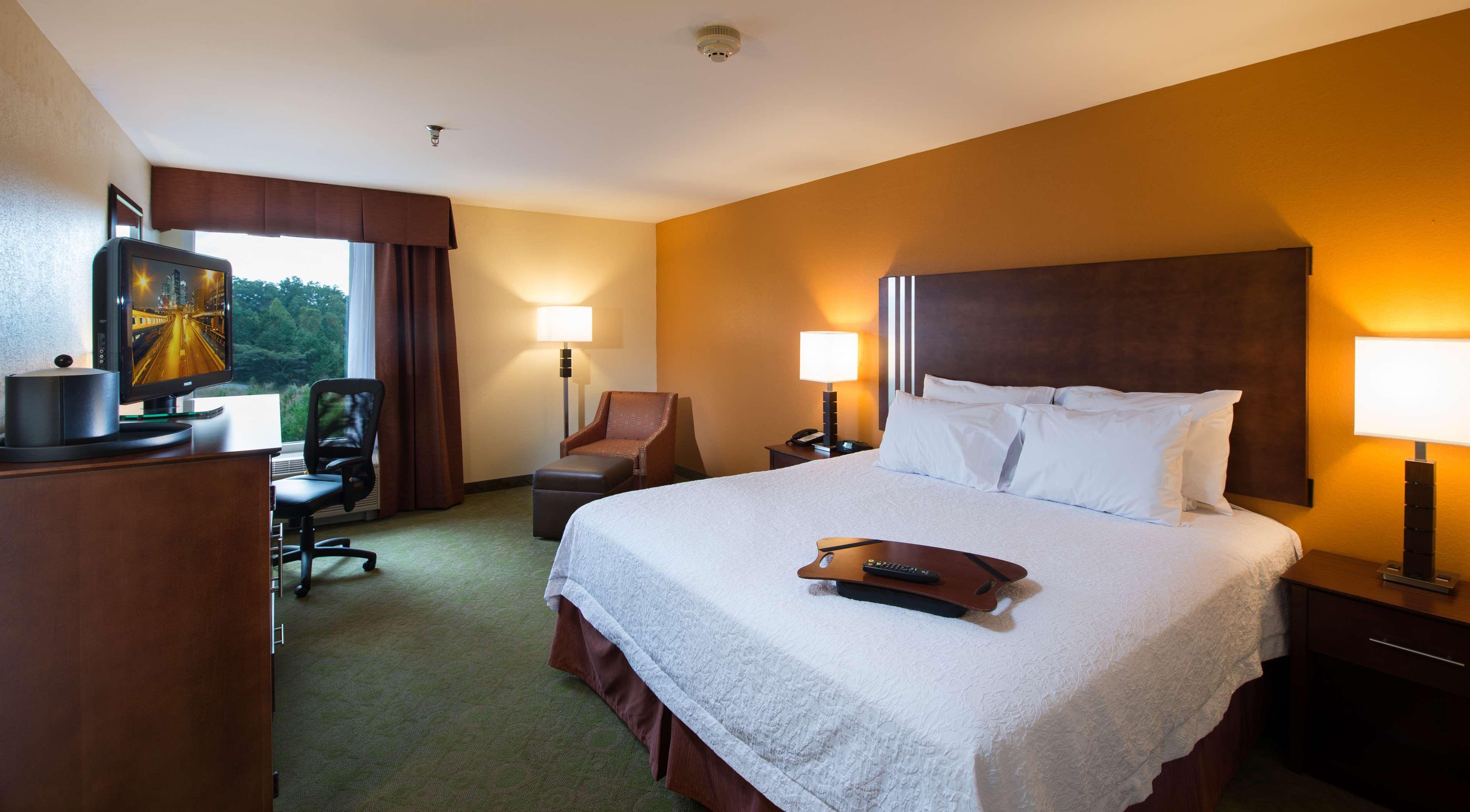 Hampton Inn Cornelia Buitenkant foto